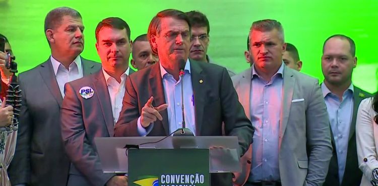 PSL oficializa candidatura de Jair Bolsonaro à Presidência, mas adia definição de vice