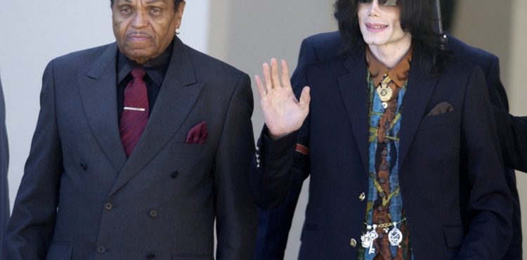 Michael Jackson foi ‘quimicamente castrado’ pelo pai, afirma médico