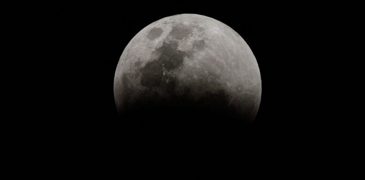 Cientistas afirmam que Lua foi habitável há 4 bilhões de anos