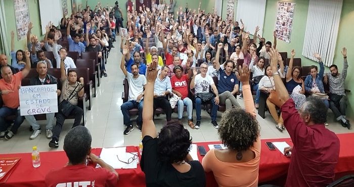 Bancários decretam estado de greve em Pernambuco