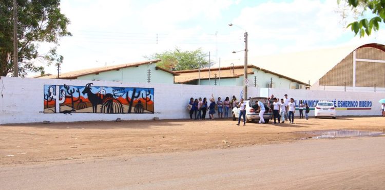 MEC apoiará militarização de escolas municipais