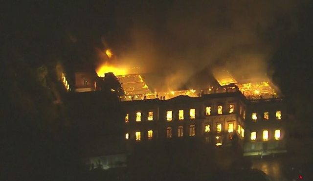 PF vai conduzir investigações sobre incêndio no Museu Nacional