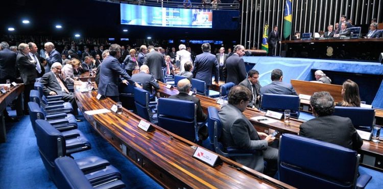 Senado aprova projeto que pode liberar entrada de vacinados em eventos