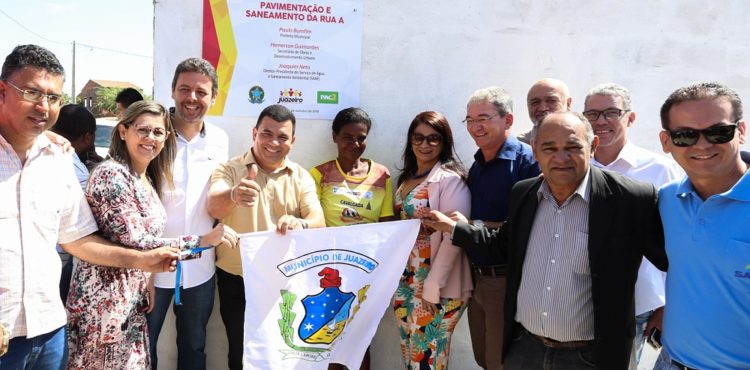 Prefeito de Juazeiro inaugura ruas pavimentadas