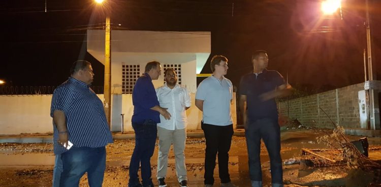 Miguel Coelho divulga plano de ações para minimizar transtornos da chuva em Petrolina