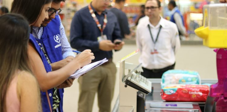 Após denúncias, Prodecon fiscaliza supermercado de Petrolina e alerta sobre cuidados durante as compras