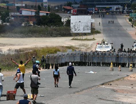 Brasil define com Venezuela retirada de brasileiros da fronteira