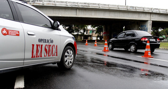 Aparelhos que identificam motoristas sob efeito de entorpecentes podem ser adotados no país