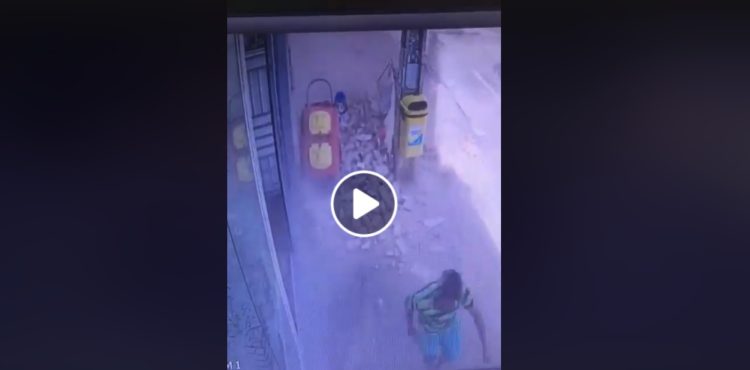 Vídeo: parede desaba no centro de Petrolina e quase atinge vendedor de picolé