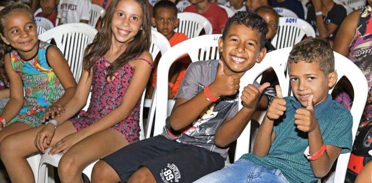 Prefeitura de Petrolina leva cinema gratuito em de residencial nesta sexta