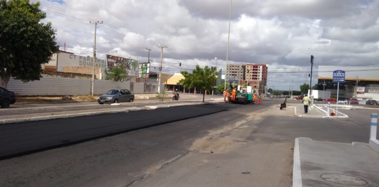 Avenida da Integração começa a receber recapeamento