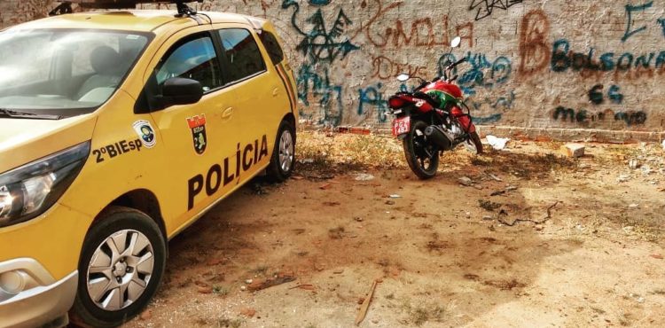 Policiais do 2º BIESP recuperam moto roubada no bairro Antonio Cassimiro