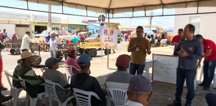 Sebrae e Banco do Nordeste realizam palestras no Mercado do Produtor de Juazeiro  sobre micro empreendedorismo