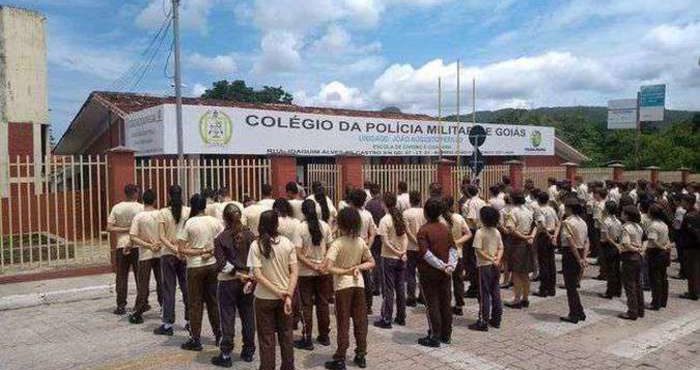 Alunos são forçados a ficar nus durante revista em escola militarizada em Goiás