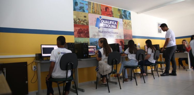 Equipamento de Inclusão Digital é entregue à comunidade de Rajada