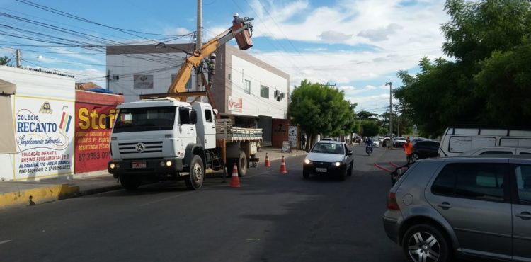 Mais Luz: novas luminárias em LED são instaladas no bairro Areia Branca