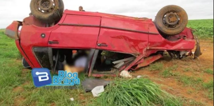 Carro de passeio capota e adolescente morre; família viajava para Petrolina