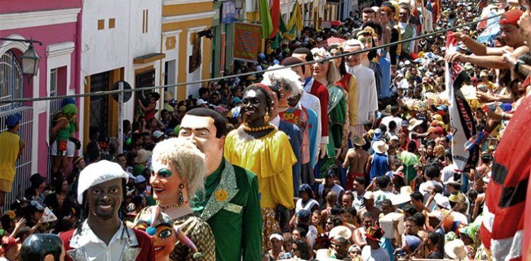 Carnaval brasileiro bate recorde de público em 2020