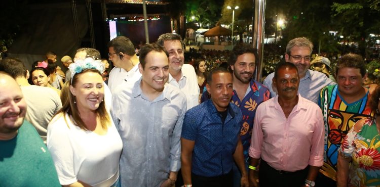 Paulo Câmara ressalta alegria do folião pernambucano na abertura do Carnaval de Olinda