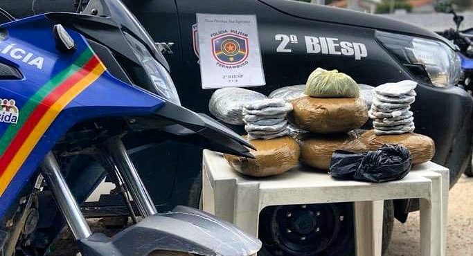 BIEsp prende homem com mais de 11kg de maconha na feira do bairro José e Maria em Petrolina