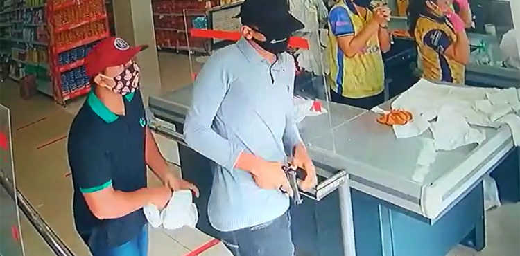 Bandidos usam máscara contra coronavírus para cometer assaltos; vídeo