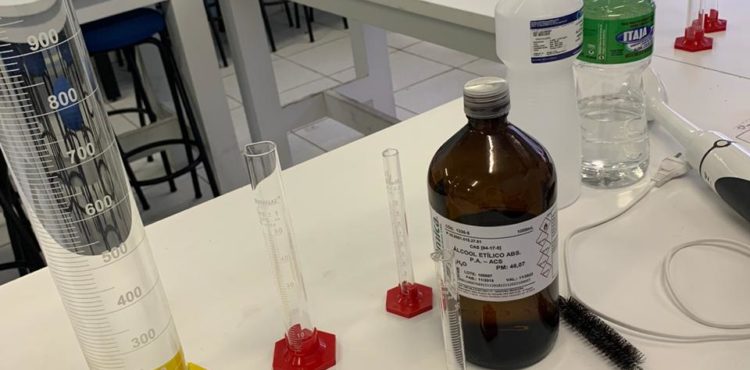 Faculdade inicia produção de álcool gel em Petrolina