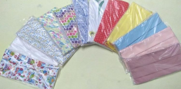 Na luta contra o coronavírus, costureira de Sento Sé produz máscaras de tecido