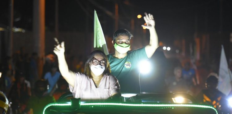 Suzana realiza carreata pelos bairros de Juazeiro