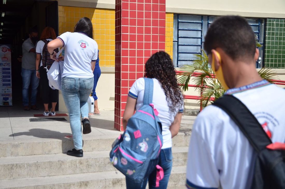 Alunos Do 2º Ano Voltam às Aulas Presenciais Na Rede Estadual De