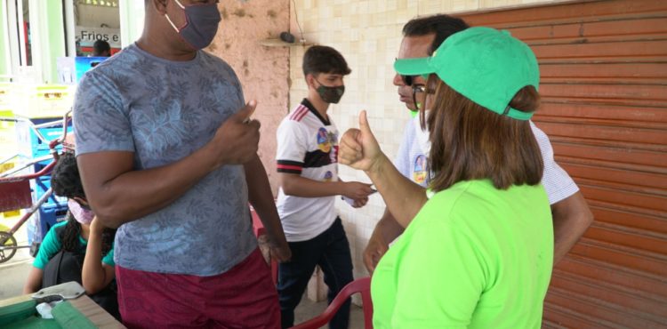 Suzana Ramos visita os moradores do bairro João Paulo II