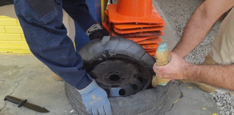 PRF apreende maconha dentro de pneu de carro em Salgueiro