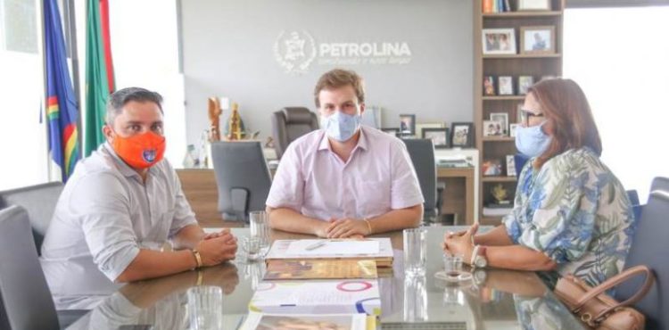 Suzana Ramos e Leonardo Bandeira se reúnem com o Prefeito de Petrolina Miguel Coelho