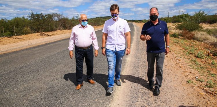 Estrada do Projeto Maria Tereza é entregue após obras de recuperação