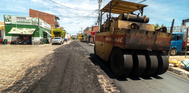 Codevasf reinicia obras de recuperação asfáltica em Juazeiro