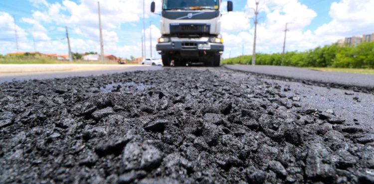 Parceria entre prefeitura e Codevasf garante pavimentação do Distrito Industrial em Petrolina