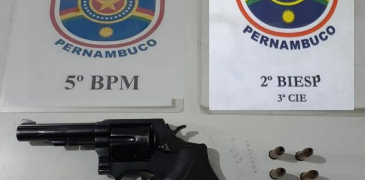 Policiais prendem indivíduo por porte ilegal de arma de fogo em Petrolina