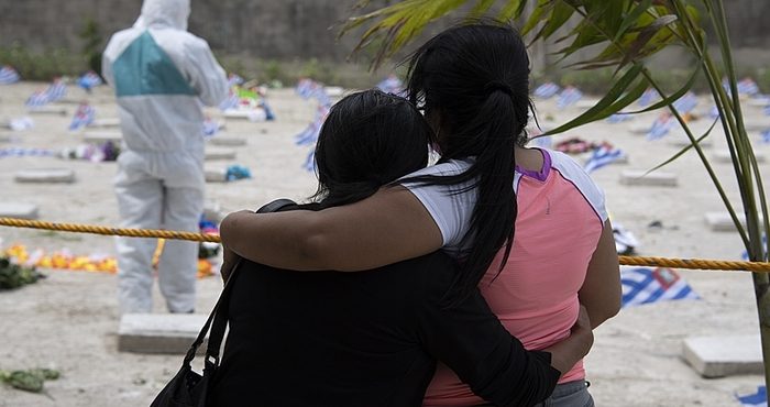 Brasil confirma 3.829 mortes por Covid-19 e passa de 340 mil óbitos