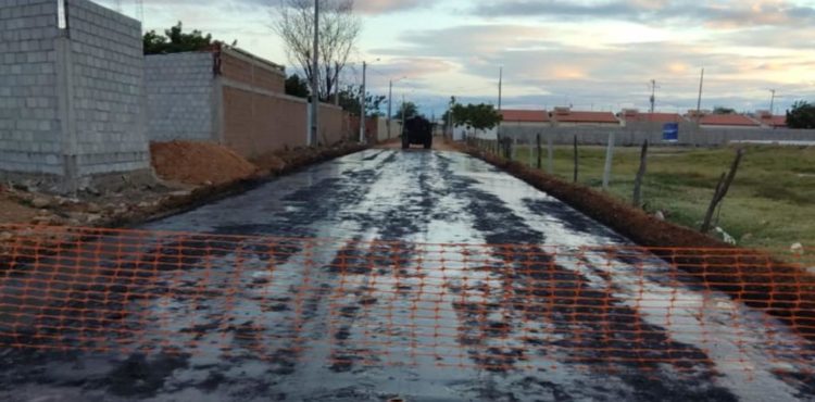 Ligações clandestinas em sistemas de água e esgoto geram atrasos em obras de pavimentação em Petrolina