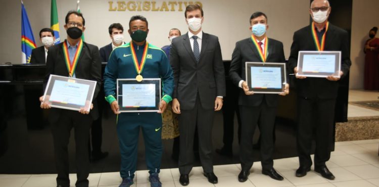 Fundador da APA, professor Marciano Barros é agraciado com a medalha Senador Nilo Coelho