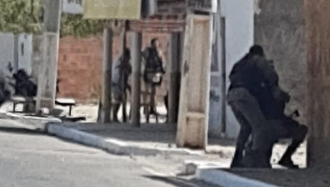 Homem morre após troca de tiros com policiais no bairro Quidé em Juazeiro-BA