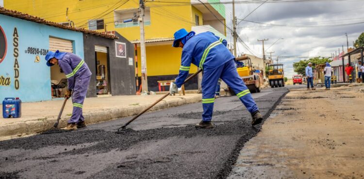 Pavimentação asfáltica da Rua 61 do bairro João de Deus é iniciado em Petrolina