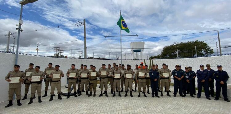 Comando de Policiamento da Região Norte da Bahia participa de curso especial para tripulação de embarcações de Estado no Serviço Público realizado pela Marinha do Brasil