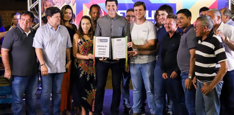 Miguel Coelho celebra conquista de sistema de água tratada no Projeto Maria Tereza, em Petrolina, e destaca empenho do gestor