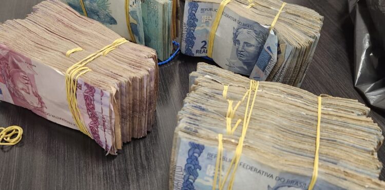 Homem é preso ao tentar corromper secretário da Fazenda de Pernambuco com quase R$ 50 mil em espécie