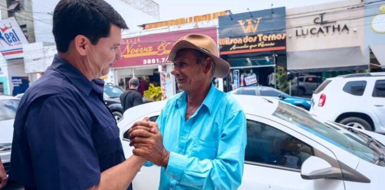 Simão participa de caminhadas na Sete Setembro e no Novo Tempo