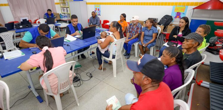 Cerca de 1.800 pessoas começaram a receber o Bolsa Família em Petrolina a partir do mês de outubro