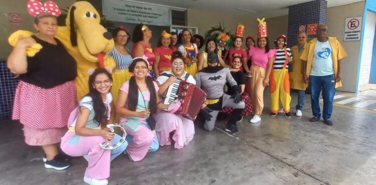 Banda de música, palhaço e super-heróis fizeram a festa da criançada no Hospital Dom Malan em Petrolina