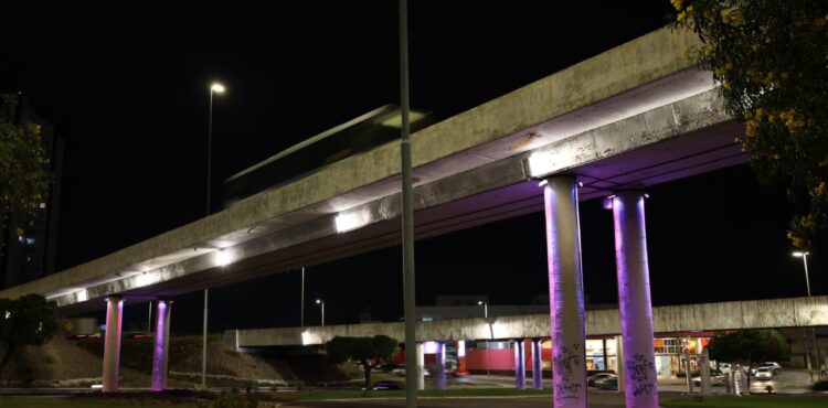 Monumentos de Petrolina ganham cor rosa para reforçar importância do combate ao câncer de mama