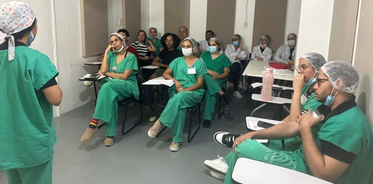 Hospital Dom Malan em Petrolina realiza oficina de libras para fisioterapeutas promovendo inclusão de pacientes