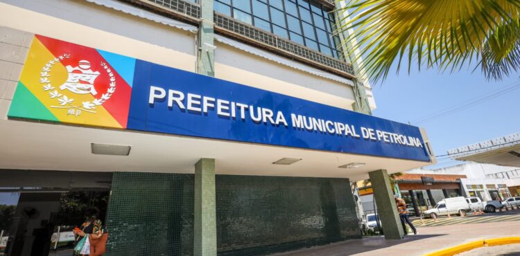 Prefeitura de Petrolina entrega proposta do Plano Plurianual e Lei Orçamentária Anual 2025 à Câmara Municipal